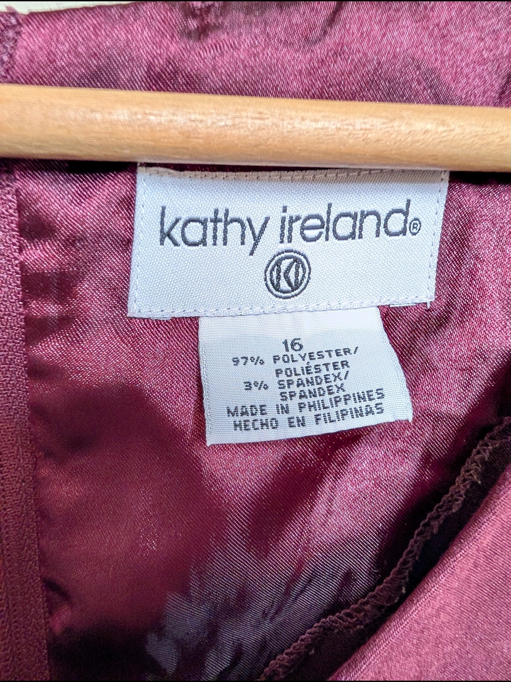 Kathy Ireland Burgundy Faux Suede Sheath Dress Size 16 Sleeveless Lined - Picture 2 of 5